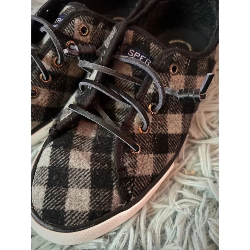 Buffalo Check Pier View Sneakers
